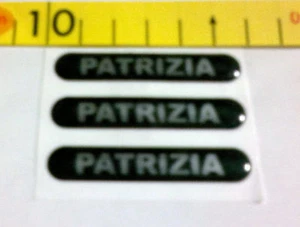 Logo Fregio con Nome in Resina 3 pezzi PATRIZIA - Imagen 1 de 1