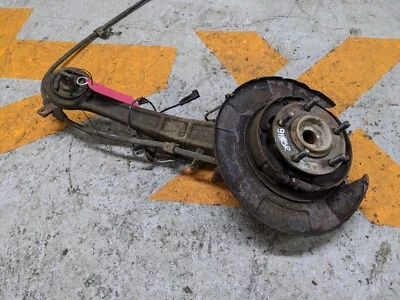 MITSUBISHI OUTLANDER 2.0 D 2008 LEFT REAR WHEEL HUB - Image 1 of 4