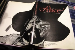 ALICE IN WONDERLAND/RARE 1st Edition/SIGNED by ILLUS BARRY MOSER FINE in FINE DJ - Picture 1 of 24