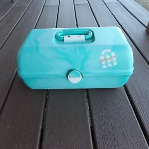 Estuche de Maquillaje Caboodles Años 80 De Colección Turquesa con Bandejas Blancas Excelente Estado - Imagen 1 de 8