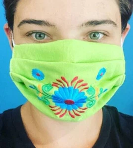 NUEVO: Máscaras Bordadas Reutilizables Bonitas Tejidas a Mano - Hechas en México - Imagen 1 de 2