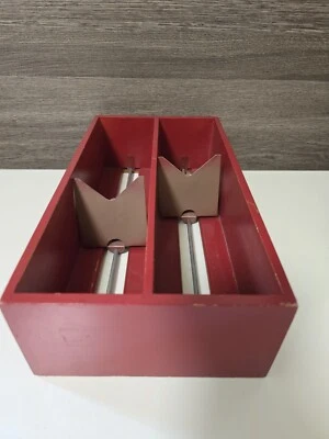 Cajón de archivo ajustable de madera Gaylord Bros vintage rojo Foto 1 de 4