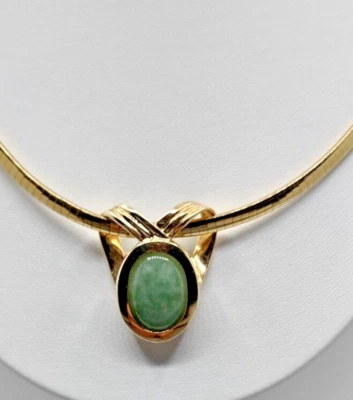 Colgante Cabujón Cabujón Jadeíta Verde Celedón Natural Oro 10kt 6,87 grms De Colección Foto 1 de 4