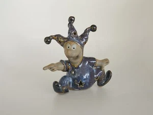 Bufón Payaso en abigarrado Arcilla Esmaltada Figura Cerámica 6"" Azul Sin Firmar Usado en Excelente Condición - Imagen 1 de 9