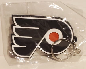 PHILADELPHIA FLYERS NHL EQUIPO DE HOCKEY SOBRE HIELO LOGOTIPO VINILO LLAVERO CADENA - Imagen 1 de 2