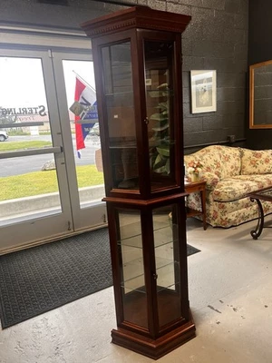 Vintage Pulaski Lighted Curio Cabinet – Glass Display Case (1987, USA) - Image 1 of 4