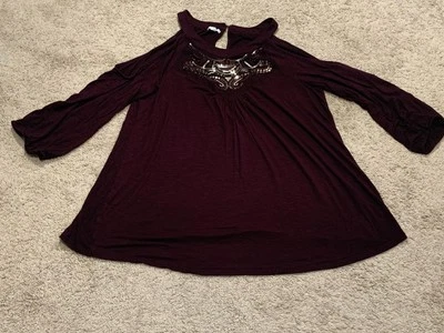 Camisa para mujer Maurices talla XL multicolor adornada lentejuelas hombro frío fluida Foto 1 de 4