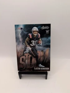 2025 Panini Absolute Treveyon Henderson By Storm Rookie #19 New England Patriots - Picture 1 of 2
