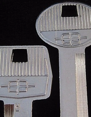 JUEGO DE LLAVES EN BLANCO LINCOLN OEM Logo para Continental 1985-88; Town Car, Mark VII 85-92 Foto 1 de 4