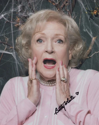 Betty White signed 8x10 photo in-person Cover
