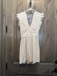 #1473. Zara Cream Lace Romper with low v-neck. Size M. NWOT - Picture 1 of 11