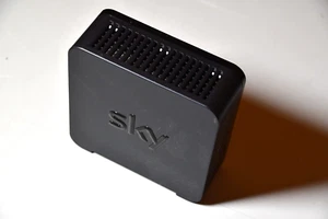 SKY HUB SR-102: Reliable Wireless Router, Seamless Wi-Fi Broadband - Picture 1 of 6