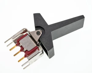 Lof of 4 - C&K 7108-J47-V6 2 Position On-Momentary SPDT w/ Lever Handle Actuator - Picture 1 of 2