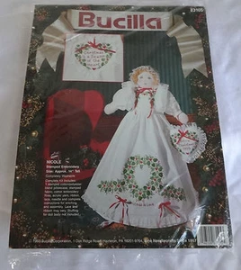 "Kit de bordado estampado Bucilla muñeca de Navidad Nicole Nicole 83105 sellado 14" - Imagen 1 de 1