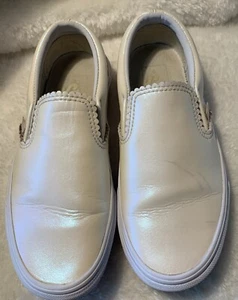 Preowned Youth Size 4 Pearly White Shoes Slip On - Picture 1 of 11