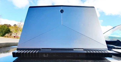 Alienware M15 R3 15.6英寸(512GB,英特尔酷睿i7第10代,5.10GHz,16GB)游戏 — 第 1/4 张图片