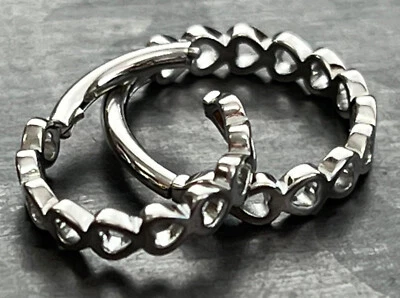 Anillo de segmento con bisagras de corazones orientados laterales de 1 pieza aro de acero quirúrgico hélice Daith Foto 1 de 3