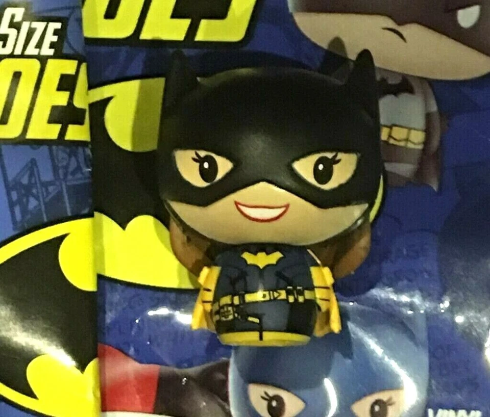 DC Pint Size Heroes Batgirl Black Purple Outfit 1.5" Figure Blind Bag Funko #A - Image 1 of 1