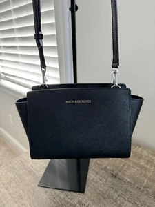 Bolso Mensajero Michael Michael Kors Selma Mediano Negro (35H8SLMM6L) NUEVO CON ETIQUETAS - Imagen 1 de 9