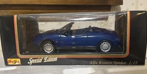 Maisto 1995 Alfa Romeo Spider Diecast Car Blue Vintage Model w/ Base 1:18 NIB - Picture 1 of 7