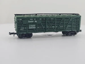 Trix N Scale Santa Fe Cattle Livestock Car ATSF 80690 Model Train Car Green - Picture 1 of 10