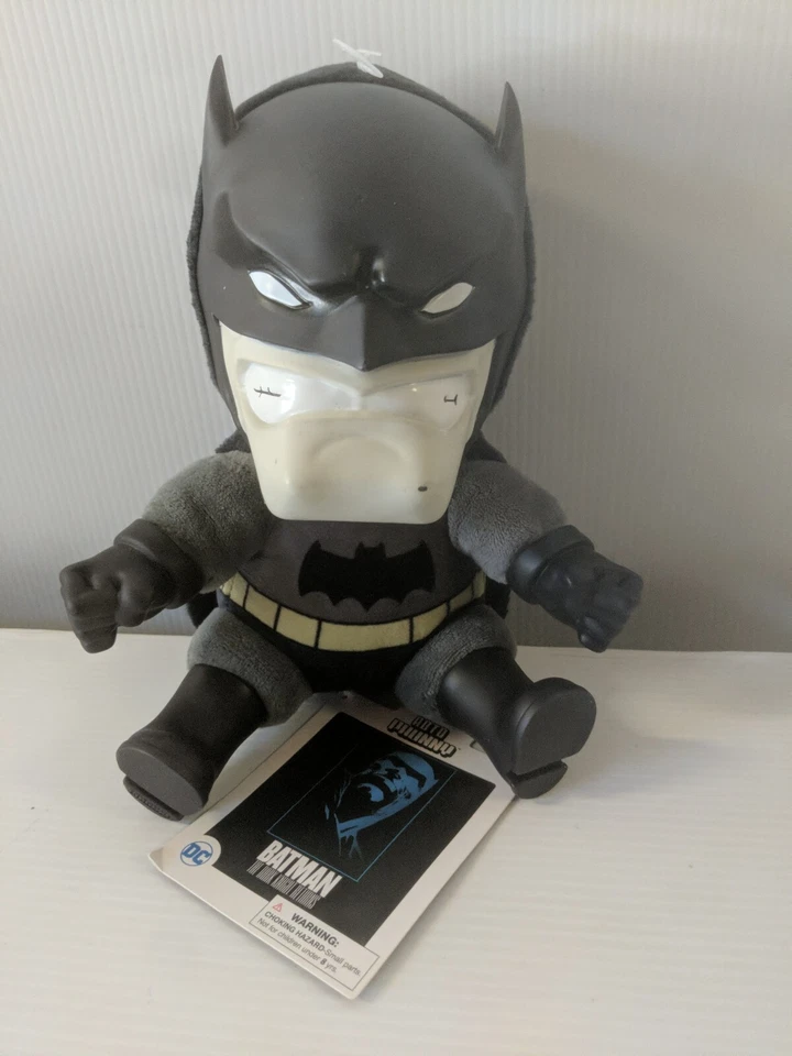 Peluche NECA DC Dark Knight Roto Phunny Batman 7" - Nuevo con etiquetas pequeña marca en la barbilla Foto 1 de 2