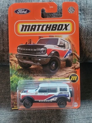 Matchbox Super Chase 2021 Ford Bronco 4x4 blanco, rojo y azul nuevo con protector Foto 1 de 4