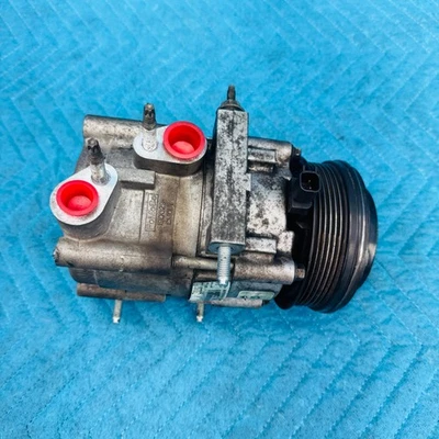 Compresor de aire acondicionado Ford Mustang GT 2007-2009 OEM 7R3319D629CB Foto 1 de 4