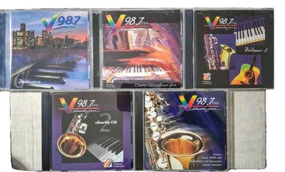 V98.7 FM Smooth Jazz CD Lot Charity Volumes 12356 Vintage 1997 Easy Listening  - Bild 1 von 3