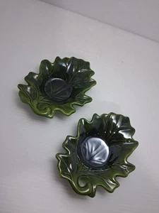 Juego de 2 cuencos/platos de baratija vintage pequeños de hojas de cerámica verde - Imagen 1 de 6