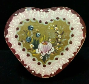 VALENTINE FOLK ART HEART BOX AUSTRIAN WOOD HANDPAINTED MORIAGE TRINKET 1960s VTG - Picture 1 of 12