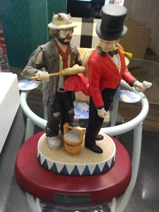Emmett Kelly Jr. Figure - Autographed - The Ringmaster With Base And Box #02274 - Picture 1 of 12