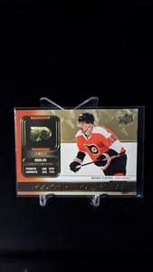2023-24 Upper Deck Series 1 Rookie Retrospective   GOLD  -  Noah Cates  -  RR-20