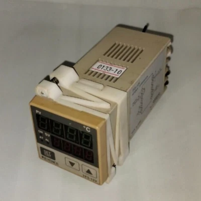 Keyence TF3-12V TF312V Digital Temperature Controller Made in Japan - Image 1 of 4