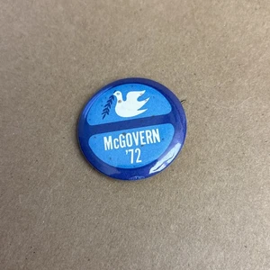 George McGovern Peace Dove 1972 Presidential Campaign Button - Bild 1 von 3