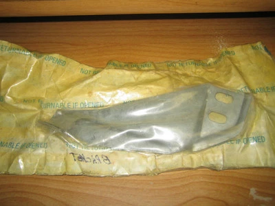 Nuevo de Lote Antiguo GM 1982-96 Buick Century Oldsmobile Cutlass Ciera Soporte de Antena de Alimentación Foto 1 de 2