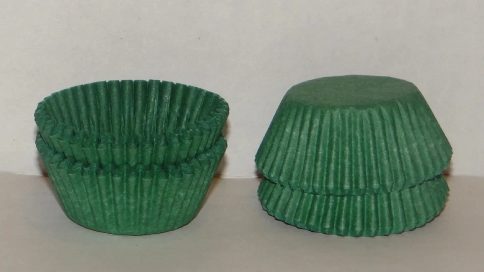 CANDY MOLDS N MORE #5 Green Paper Candy Cups 200 Pack Candy Making Supplies CP-8-200 NEW