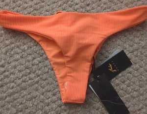 RUSTY WOMENS CHEEKY BIKINI BOTTOMS Hibiscus SIZE 10 BRAND NEW WITH TAGS - Picture 1 of 4