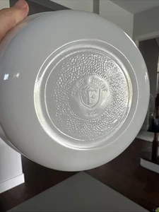 De Colección Federal Blanco Leche Vidrio Horno Artículos Mezclador “F” Escudo Anillos Dobles 7” D - Imagen 1 de 4