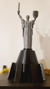 Estatuilla "Ucrania-Madre" Patria Plata 36cm - Imagen 1 de 3