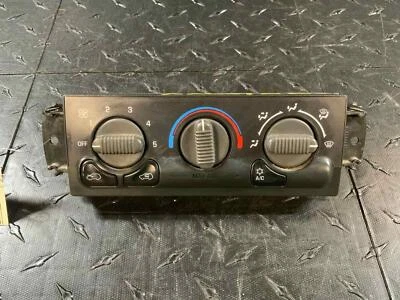 1999 - 2002 Chevy Silverado 1500 Manual Climate Control Panel HAC (15753264) - Imagem 1 de 4