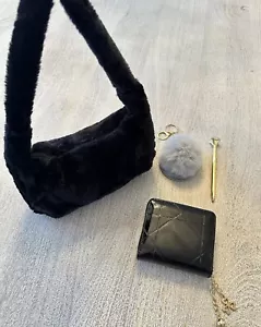 Teen Tween Black Faux Fur Shoulder Bag Gift Set - Picture 1 of 7