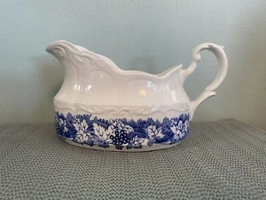 Blue Vine J &G Meakin Vintage English Staffordshire Sterling Genuine Gravy Boat - Picture 1 of 4