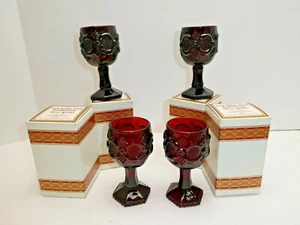 Juego de 4 vasos pequeños Avon Ruby Red Cape Cod 4-1/2" sin usar en caja - Imagen 1 de 5