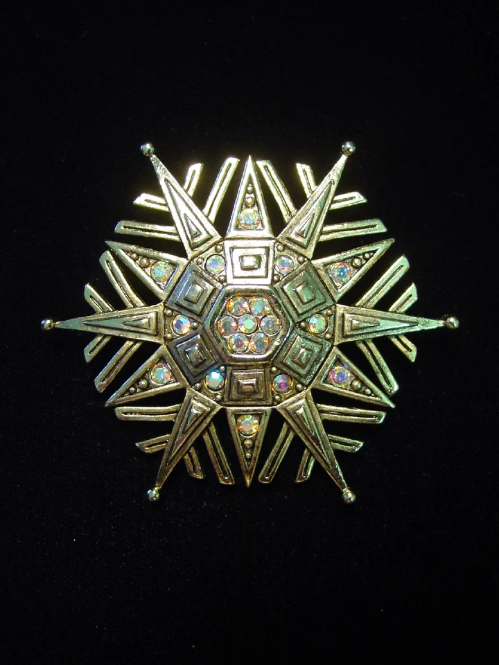 "JJ" Joyería Jonette Antiguo Oro Peltre HERMOSO 'Gran Copo de Nieve' Prendedor Foto 1 de 1