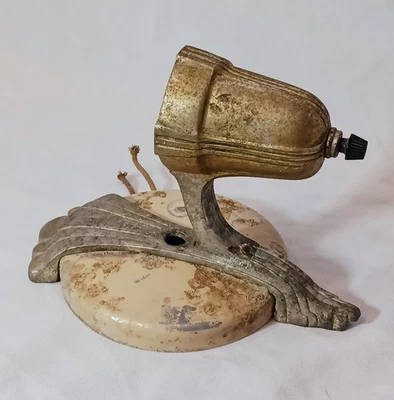 ¡Gran luz de aplique de pared de metal Art Deco temprano! Foto 1 de 4