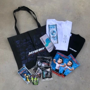 Astro Boy 2009 Movie Swag Bag Collection 2 Tees Bag Tickets Game Books & More - Picture 1 of 16