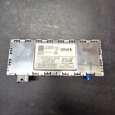 Módulo receptor de satélite 2013-2016 Mercedes-Benz C250 SIRIUS A2128705689 AM - Imagem 1 de 4