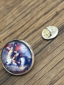 GROS PIN'S 2cm Métal Argenté Napoleon Bonaparte Saint Bernard - Picture 1 of 2