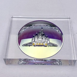 Walt Disney World 2003 Cast Member Holiday Celebration Glass Paper Weight - Picture 1 of 8